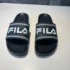 Blåa badtofflor