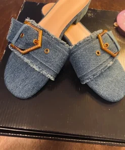 Blåa denim sandaler