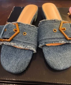 Blåa denim sandaler
