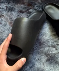Black Comfy Foam Slides