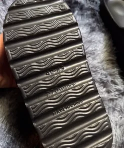 Black Comfy Foam Slides