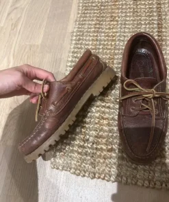 Boat shoes leather brown