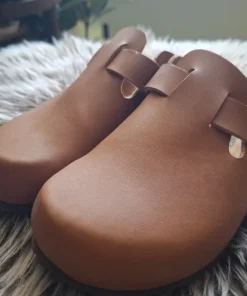Brązowe klapki mule