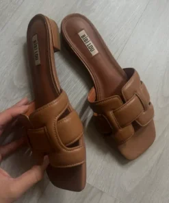 Bukela sandal
