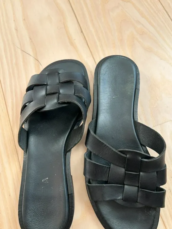 Bukela sandaler