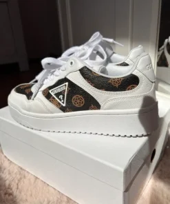 Buty damskie guess