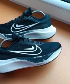Buty do biegania damskie Nike Zoom Fly 5 DM8974 / kolor czarny