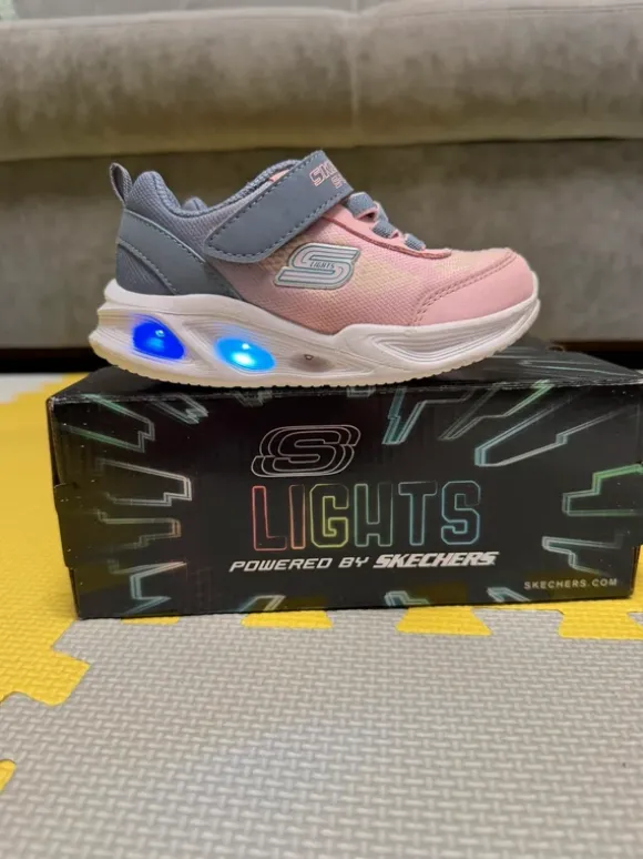 Buty dziecięce dziewczęce Skechers świecące