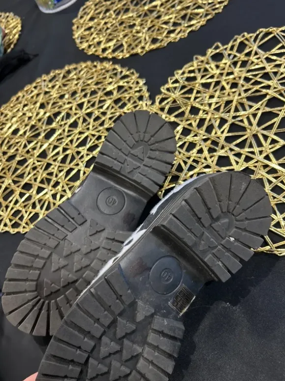 Buty efekt włosia