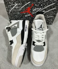 Buty J4