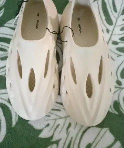Buty na lato nie używane okazały się za duże