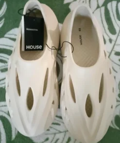 Buty na lato nie używane okazały się za duże