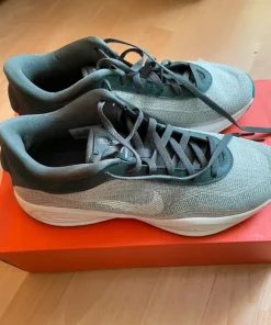 Buty Nike G.T Hustle Academy Vintage Green/Sail-Stadium Green