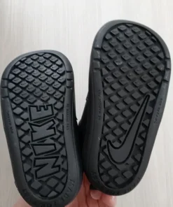 Buty Nike rozm 22 czarne sportowe