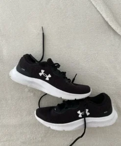 Buty sportowe Under Armour . Rozmiar 39