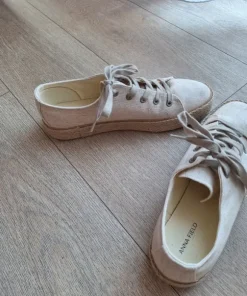 Buty sznurowane