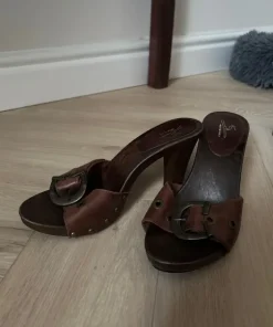 buty vintage na obcasie
