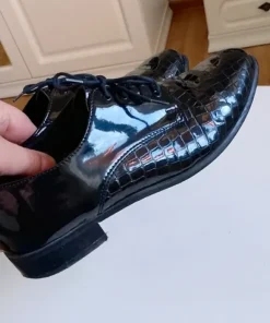 Buty ze skóry naturalnej marki Lasocki