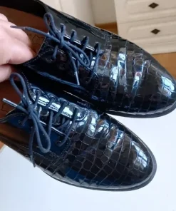 Buty ze skóry naturalnej marki Lasocki