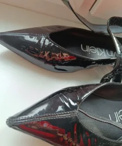 Calvin Kleina baleriny czarne lakierowane ,zapinane na nodze r.38