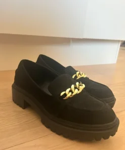 Chunky loafers