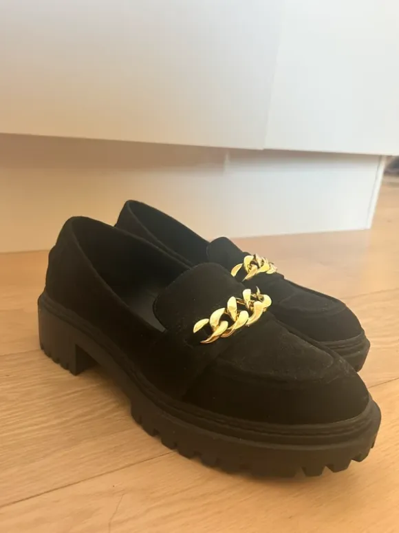 Chunky loafers