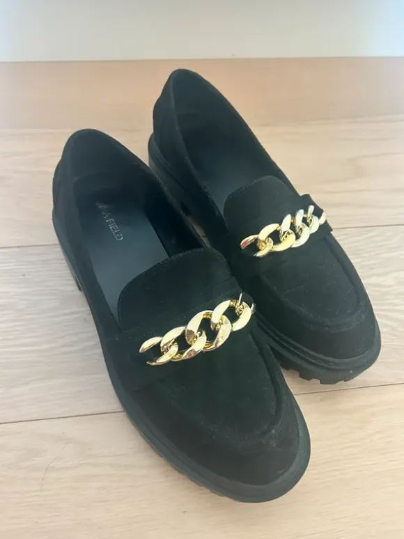 Chunky loafers