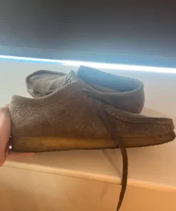 Clarks i grå