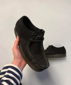 Clarks wallabee