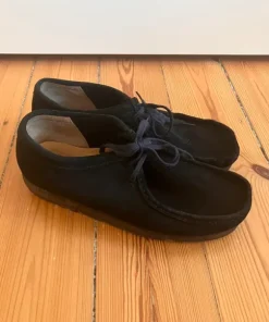 Clarks Wallabees str 43 sort ruskind