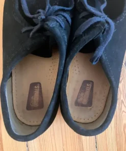 Clarks Wallabees str 43 sort ruskind