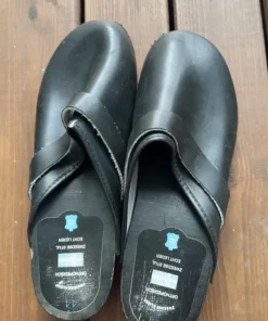 Clogs