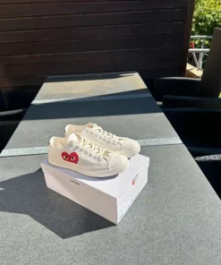 Comme des garcon converse hvid
