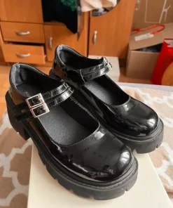 Czarne buty
