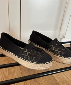 Czarne espadryle z haftem