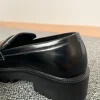 Czarne loafersy