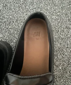 Czarne loafersy