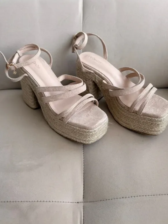 DeeZee sandały na koturnie obcasie espadryl beżowe paski sandals espadriles beige pumps wedges