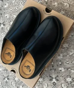 Dr. Martens San Mules Sandaler