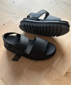 Dr Martens sandaler