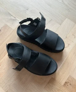 Dr Martens sandaler