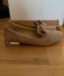 Eleganckie baleriny nude z kokardą roz 39