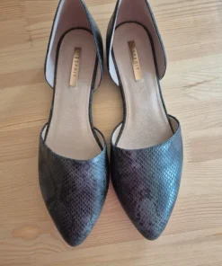 Eleganckie buty Esprit 40