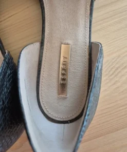 Eleganckie buty Esprit 40