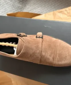 Eleganckie buty Hugo Boss Monk 39,5 skóra zamsz