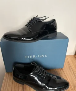 Eleganckie męskie lakierki Pier One – Rozmiar 44 – Stan Bardzo Dobry