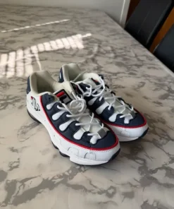 Fila skor 38