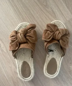 Fin tofflor med rosett H&M 36