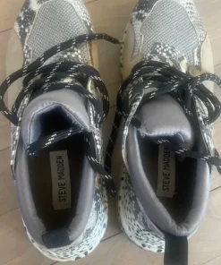 flot sneakers