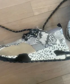 flot sneakers